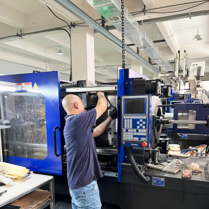 plastic injection molding-800x800--8300