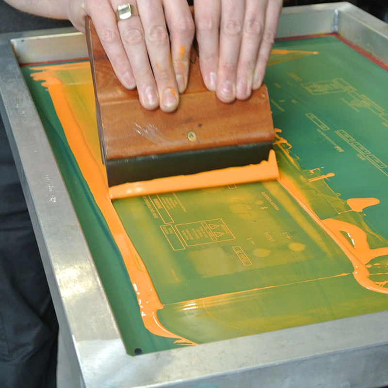 Detailed Guide to Silk Screen Printing on Silicone Rubber Keyboards4